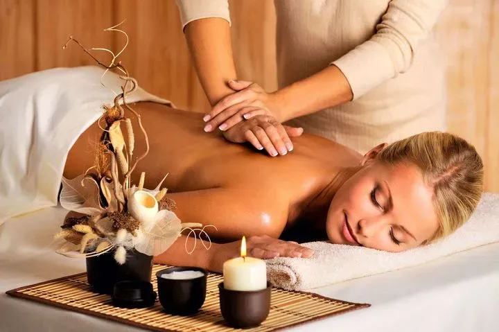 https://cdn.salonspotlight.com/photos/fJfAnUpOPmvY2En9cP7R/f70909ca-769c-4294-9e0b-b760969e8a80_720x720