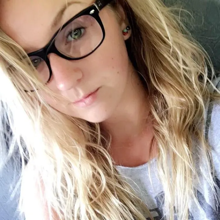 https://cdn.salonspotlight.com/photos/fJvgH19V0oRiVr3OhjWt/9769505e-bdad-4c9a-9c8b-95db6740e8df_720x720