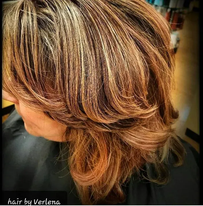 https://cdn.salonspotlight.com/photos/fJvgH19V0oRiVr3OhjWt/9975e479-36f6-4d18-bb4b-e5a630c0ebb1_720x720