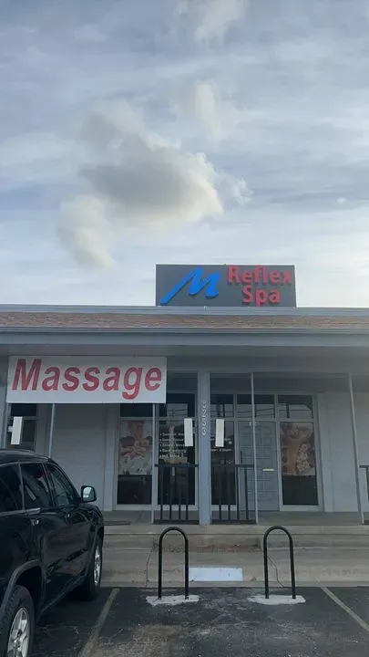 https://cdn.salonspotlight.com/photos/fLFiCXe6KOWy1UJlXeA1/c7b4caf5-e686-4107-815d-78b5f6f36deb_720x720