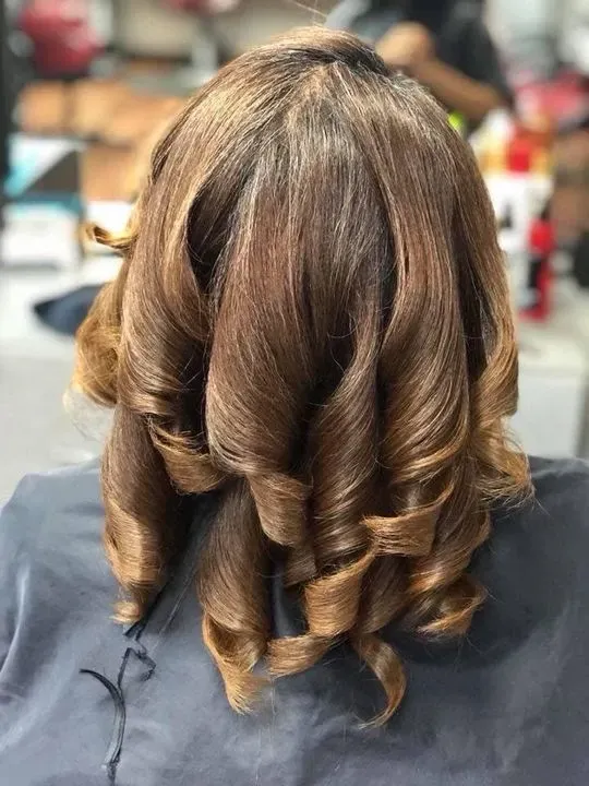 https://cdn.salonspotlight.com/photos/fNDfWeXajJWPDtY7o3z5/a19ada97-1b8e-46c1-bc1d-a2277ac6177b_720x720