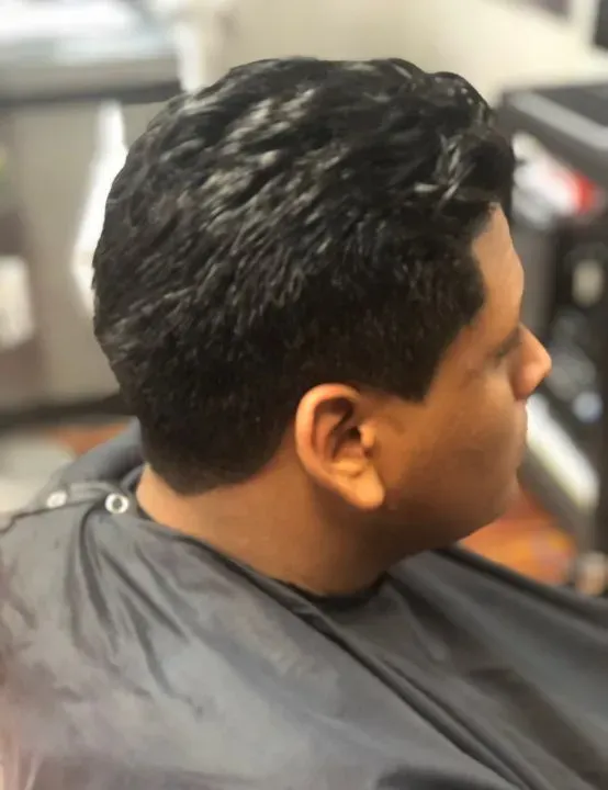 https://cdn.salonspotlight.com/photos/fNDfWeXajJWPDtY7o3z5/b9630456-c2e6-454a-8494-b3c37e556578_720x720