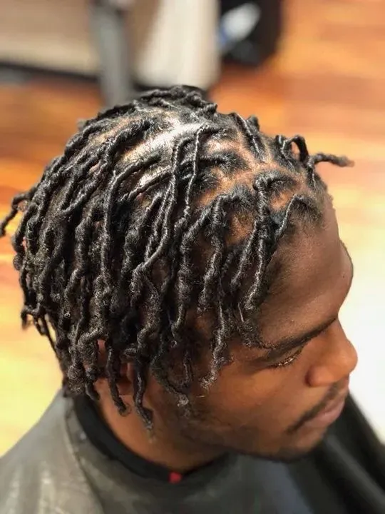 https://cdn.salonspotlight.com/photos/fNDfWeXajJWPDtY7o3z5/eef4c0dc-b78b-44ef-aad6-defb4bae3173_720x720