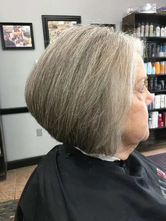 https://cdn.salonspotlight.com/photos/fNTIwBlNs0sysg8W3dIQ/d2ab9082-695a-43a2-83e7-435798211efd_720x720