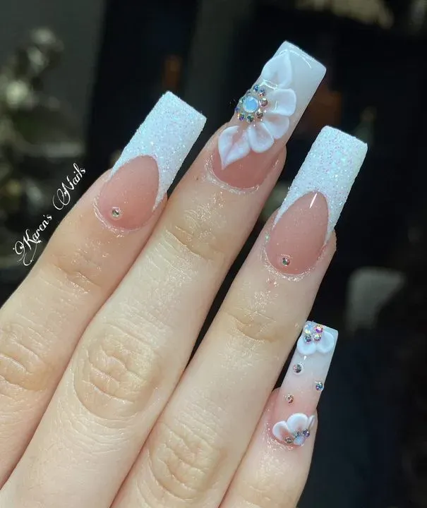 https://cdn.salonspotlight.com/photos/fOK8oMMF0IPdD56opTZS/731d7732-42ff-459e-877b-d11ad2d2422b_720x720
