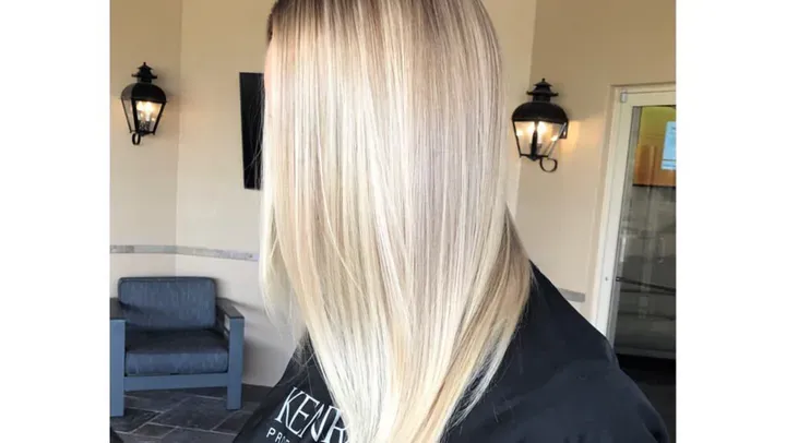 https://cdn.salonspotlight.com/photos/fOUVkfZGtrZ9tQ8DlorA/043e603c-7e46-43b5-bbbf-98a2f1a5397f_720x720