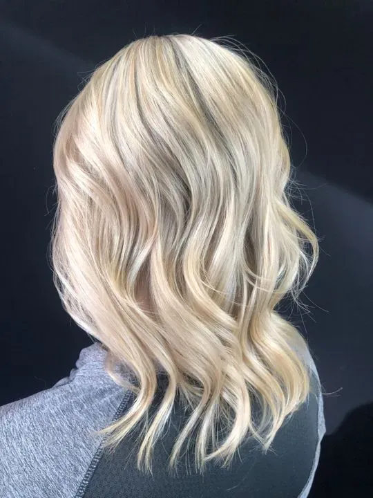 https://cdn.salonspotlight.com/photos/fQ1xEe2BBSRnG9vGuwWj/82934996-d094-44bb-b7ae-55058276b9bc_720x720
