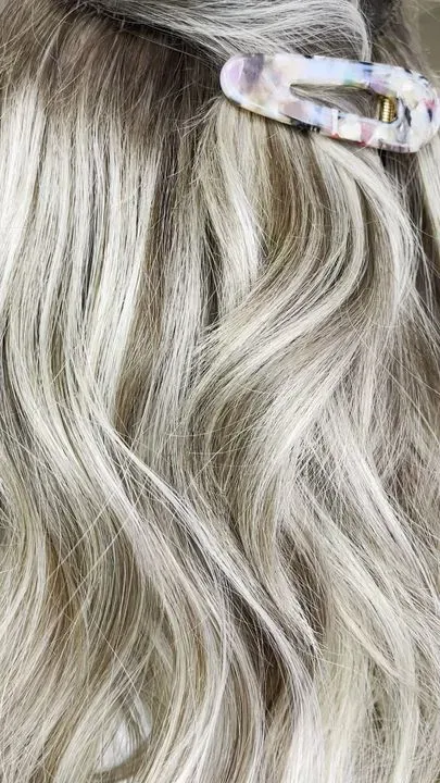 https://cdn.salonspotlight.com/photos/fQ1xEe2BBSRnG9vGuwWj/cc80eb88-da55-4f82-8238-6eff292e4098_720x720