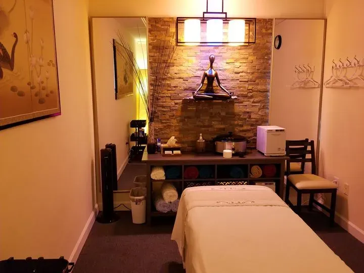 https://cdn.salonspotlight.com/photos/fQfh8gqqdKYJFCtOx4wP/416ce606-8e96-46b1-9bc8-cb962cd6215f_720x720