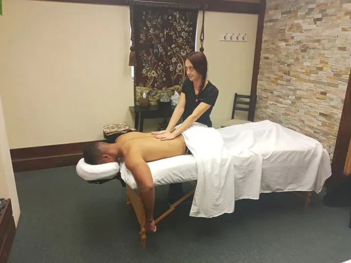 https://cdn.salonspotlight.com/photos/fQfh8gqqdKYJFCtOx4wP/e2d9fffc-a821-49fa-a252-cc73d641df8c_720x720