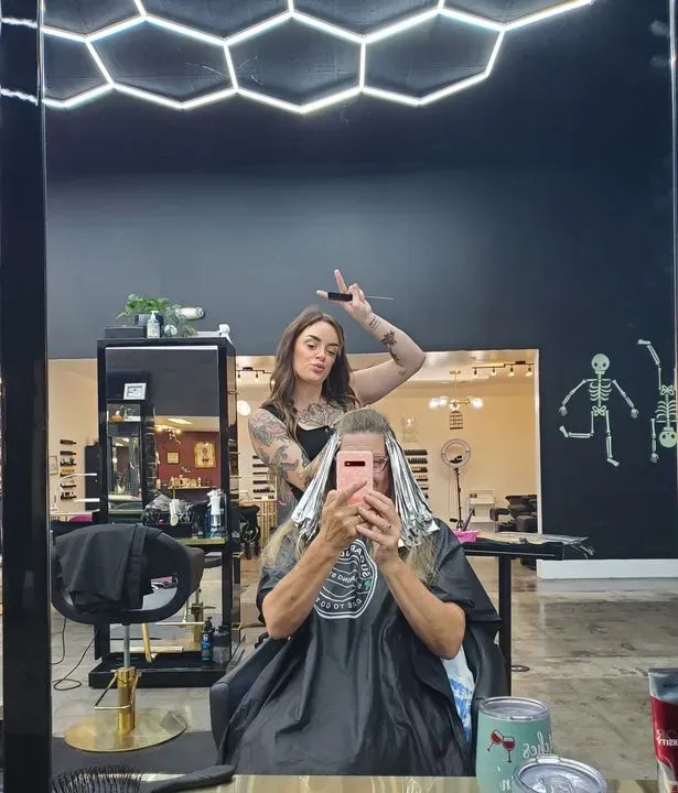 https://cdn.salonspotlight.com/photos/fR94BEH7rkAxkxf3ARZ8/44587600-e62b-47b0-99ee-c6130135f1c9_720x720