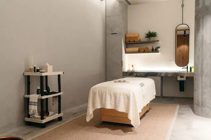 https://cdn.salonspotlight.com/photos/fSWzlmSkP9y4iNH1IwWf/43c8dab2-c332-4714-9f06-32cb223e108e_720x720
