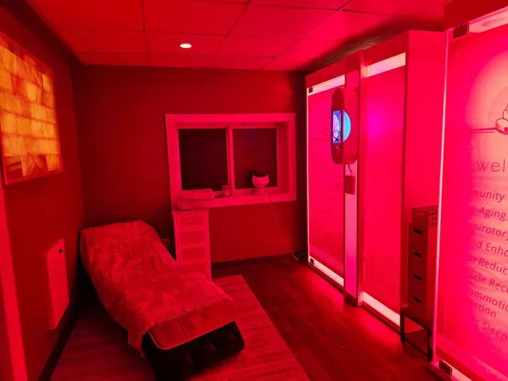 https://cdn.salonspotlight.com/photos/fTUKpBR29iV2CUZjXVJ7/40452ec9-d469-48ef-bf2e-0f04cbe7d09f_720x720