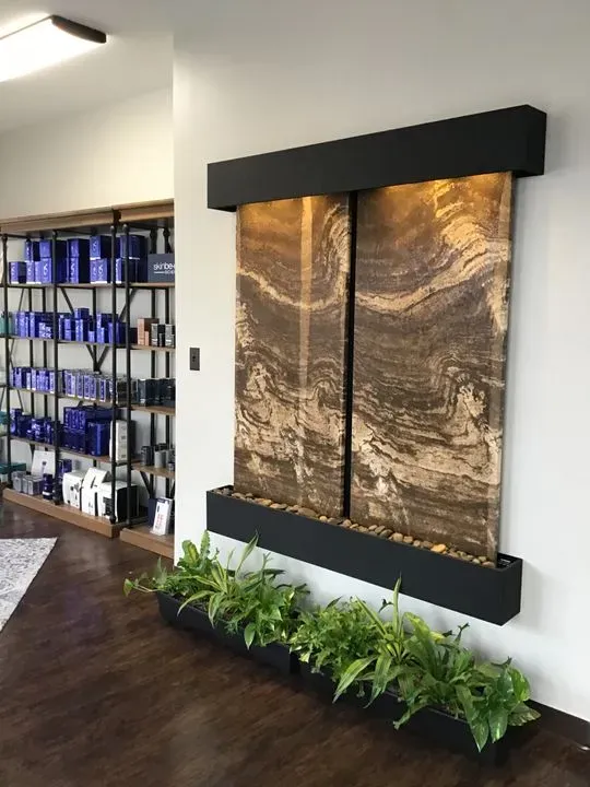 https://cdn.salonspotlight.com/photos/fUxzgfkyrRCokXKW0KvB/8f251751-2bb2-48b9-9493-718e9932f445_720x720
