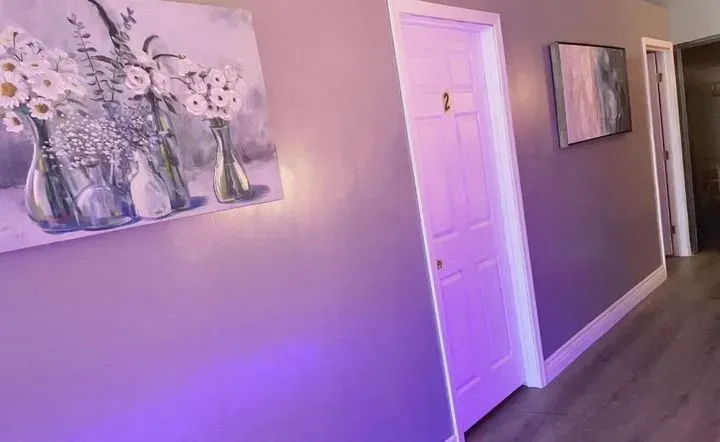 https://cdn.salonspotlight.com/photos/fVMZPsGmll57NL0daFny/5b29c2e7-41a1-4053-b442-0c735960a6c0_720x720