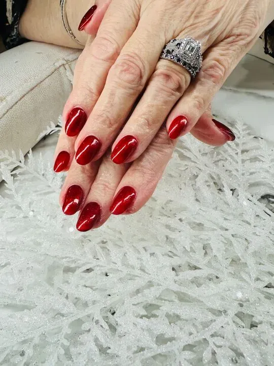 https://cdn.salonspotlight.com/photos/fadbN2kyhut4aZj3cOJ6/7e452558-0ded-48e5-a416-528190becb15_720x720