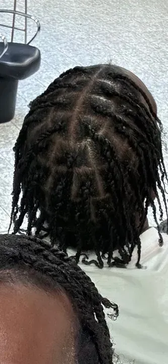 https://cdn.salonspotlight.com/photos/fayK6pequhrWt0Ib5LxX/606405eb-e601-4b99-997f-c41ca9ec2cb7_720x720