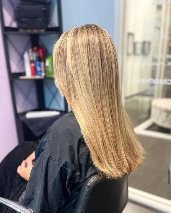 https://cdn.salonspotlight.com/photos/fbshL3eOfRqQ6Vu9thif/1fe858f2-303c-400c-89ca-b9c31632e58e_720x720