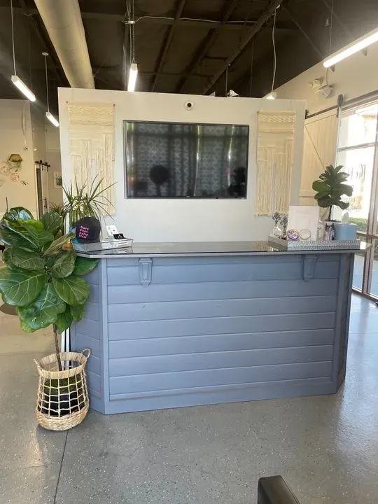 https://cdn.salonspotlight.com/photos/fbshL3eOfRqQ6Vu9thif/b0deed1d-b64e-4b71-a100-7e4352743de9_720x720