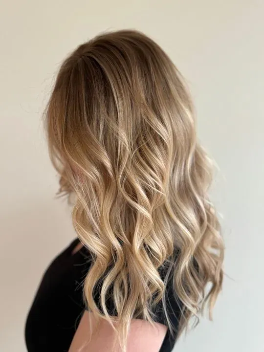 https://cdn.salonspotlight.com/photos/fcIA0jBcGmA9R4LxQQ6c/3fd61537-e7b1-4d7a-8d53-8df9e3babeeb_720x720