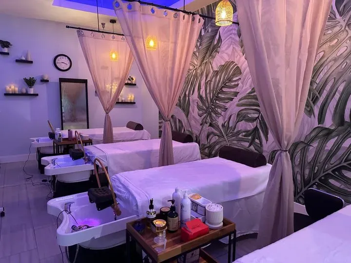 https://cdn.salonspotlight.com/photos/fcUYXyl3rg9AWulZBXb4/c453130c-50c7-4501-8f59-dbfacb03432e_720x720