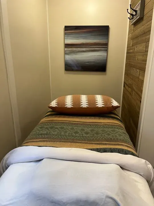 https://cdn.salonspotlight.com/photos/fcoZfMqGsXjW86Pf6UCz/e41099ad-9b61-4cdc-a88a-faeff8f0b1d9_720x720