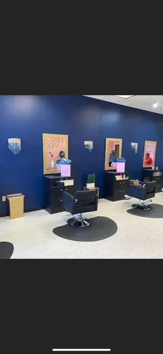https://cdn.salonspotlight.com/photos/ffR4Iw73P6T4T69yXKUA/0e6ee145-075f-4077-9af8-32c817a1e9b8_720x720