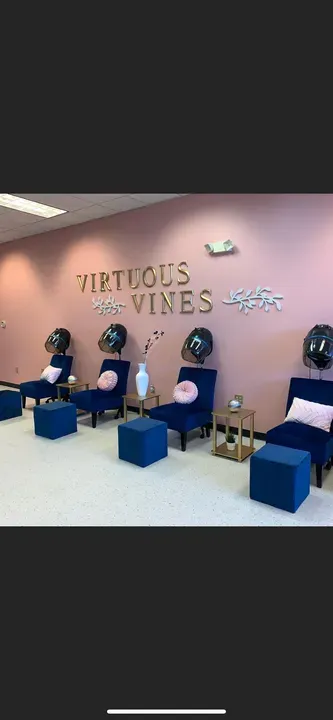 https://cdn.salonspotlight.com/photos/ffR4Iw73P6T4T69yXKUA/fd21c834-3c1f-44af-addc-16c365fab5ad_720x720