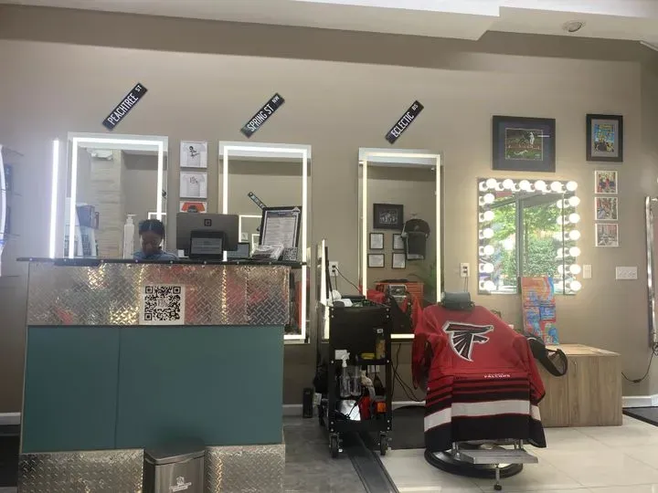 https://cdn.salonspotlight.com/photos/ffkczWS3VP9QrVC87qKr/f6d370f2-df0a-499d-9cc8-e5baf0a7db72_720x720