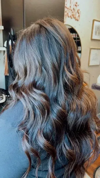https://cdn.salonspotlight.com/photos/fnbJtTdn8Bkl0gZ4K2Vh/a7603e51-c2f1-4e59-96e8-3a184dc9f652_720x720