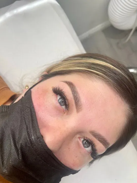 https://cdn.salonspotlight.com/photos/fo4uVjYtgGL3xaLHZL10/f196f5b8-b45c-4ed3-8c4c-fc5b9d568550_720x720