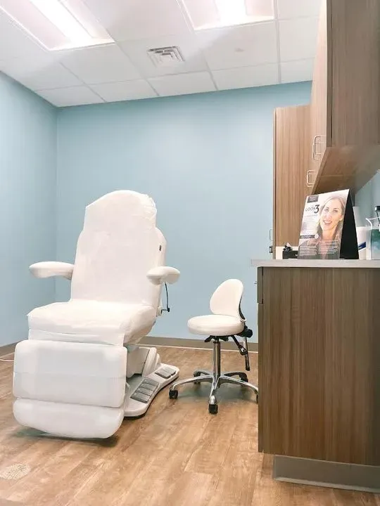 https://cdn.salonspotlight.com/photos/foCGsrrvzlq9vHoMEpH8/cd4f195f-d70b-4be6-9b03-e33454c3eac3_720x720