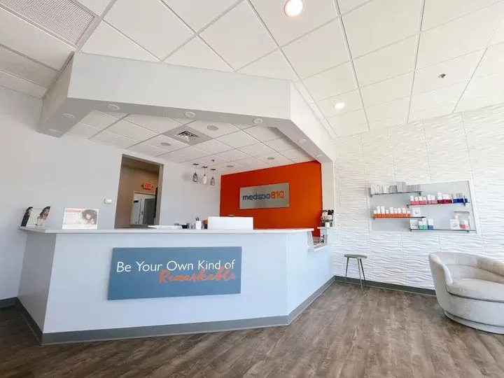 https://cdn.salonspotlight.com/photos/foCGsrrvzlq9vHoMEpH8/d03db4fb-1863-4c84-9c0d-389916d391ea_720x720