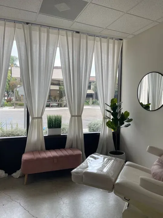 https://cdn.salonspotlight.com/photos/fpHUwT1oDQyTnUXb6lLf/fae234a2-a713-4cea-a3d3-9bd22b87835f_720x720