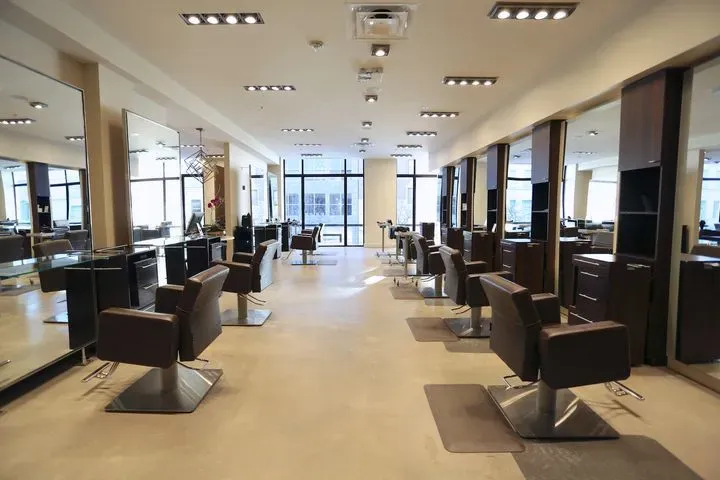 https://cdn.salonspotlight.com/photos/frIZHdGF0sgQ70CBjvD8/f3f3f122-9c49-4fff-bf08-5edff6c2105b_720x720