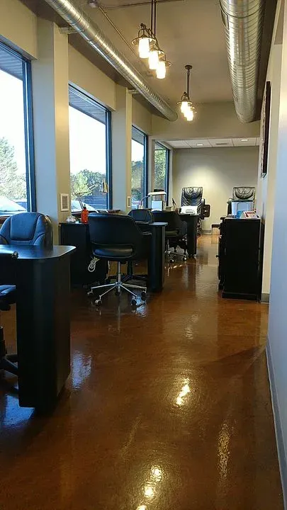 https://cdn.salonspotlight.com/photos/fsWv0ElcP1LgTVAaWerR/88a94cc6-5c87-4420-a961-78820ae4690a_720x720