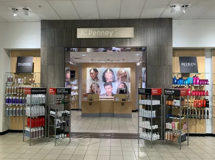 https://cdn.salonspotlight.com/photos/fsatBF6m5JEEooaLT59n/0d431659-4e19-46b3-ac2e-05824d6aebf4_720x720