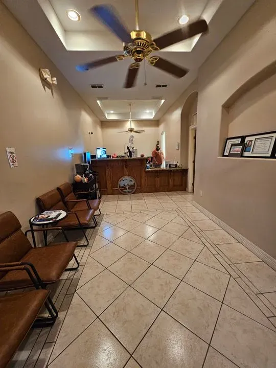 https://cdn.salonspotlight.com/photos/ftJ7J064jPkxnkZJUi9m/f3688249-af79-4ba9-91bd-b15a92c05145_720x720