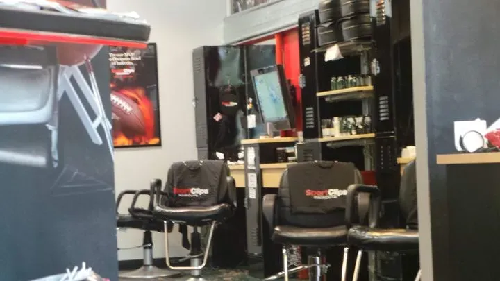 https://cdn.salonspotlight.com/photos/fwOdTwahfDcZnUR38IdB/12ccb2c8-91a3-4b04-825f-b2f35f1b0ee0_720x720