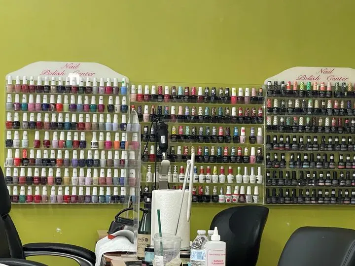 https://cdn.salonspotlight.com/photos/fwPCZtW00WavgUATEA0Y/715b40a4-ecdf-4e43-ab4b-91dca353b480_720x720