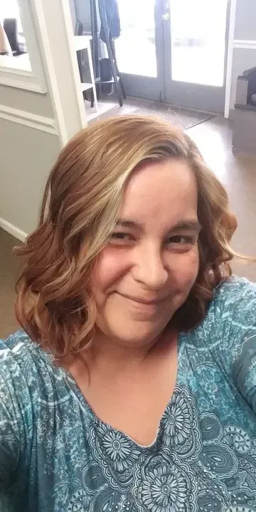 https://cdn.salonspotlight.com/photos/fx7AIvkDzF0ZwlxUTPjM/5d66138c-0590-4978-b8ff-4f56cdd0682d_720x720