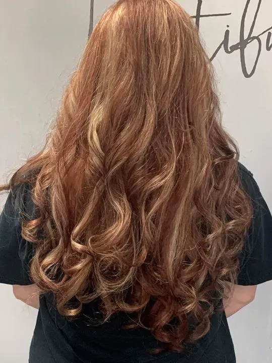 https://cdn.salonspotlight.com/photos/fx7AIvkDzF0ZwlxUTPjM/88a1c224-040b-43f3-a556-4174f604c408_720x720