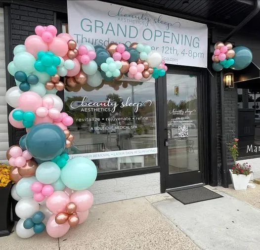 https://cdn.salonspotlight.com/photos/fzO18SIp4QTRHSvTViBe/4b26e1ba-758b-49d0-a9b8-bff3f168dd1e_720x720