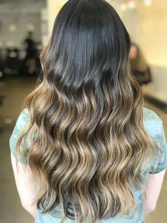 https://cdn.salonspotlight.com/photos/fzkClHGIO8IqGQeyEBRc/72c9bc2e-2de1-4a55-a73e-232eb8deda0a_720x720