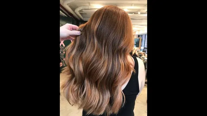 https://cdn.salonspotlight.com/photos/fzkClHGIO8IqGQeyEBRc/95a26988-956f-40c4-a975-3b148ccd603a_720x720