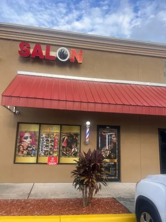 https://cdn.salonspotlight.com/photos/fzmzErNJM4PmM3c0LwfS/d402dd34-b290-411f-9d27-1a49e6343b19_720x720