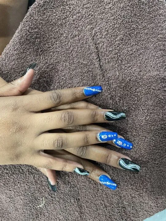 https://cdn.salonspotlight.com/photos/g14F9vkcxrmiheCIhHfS/60a84fae-067b-4ad3-84dc-21faf9b96ca6_720x720