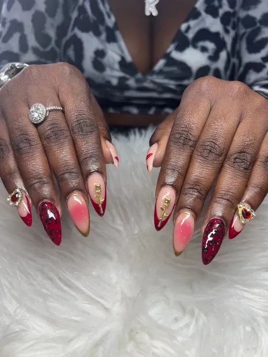https://cdn.salonspotlight.com/photos/g14F9vkcxrmiheCIhHfS/cd96f95f-a4ca-415d-9f65-dabbb7a51807_720x720