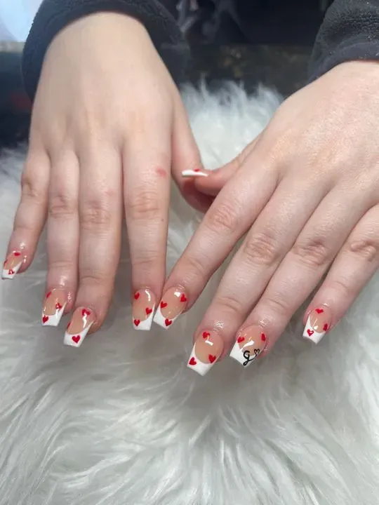 https://cdn.salonspotlight.com/photos/g14F9vkcxrmiheCIhHfS/f4205248-b2ac-426a-9092-ddda7b805436_720x720