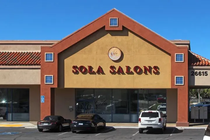 https://cdn.salonspotlight.com/photos/g1ARsM4yMDvnQJl4LRGq/d8d10d14-0a26-4d68-a8c5-c707b50ed8e6_720x720